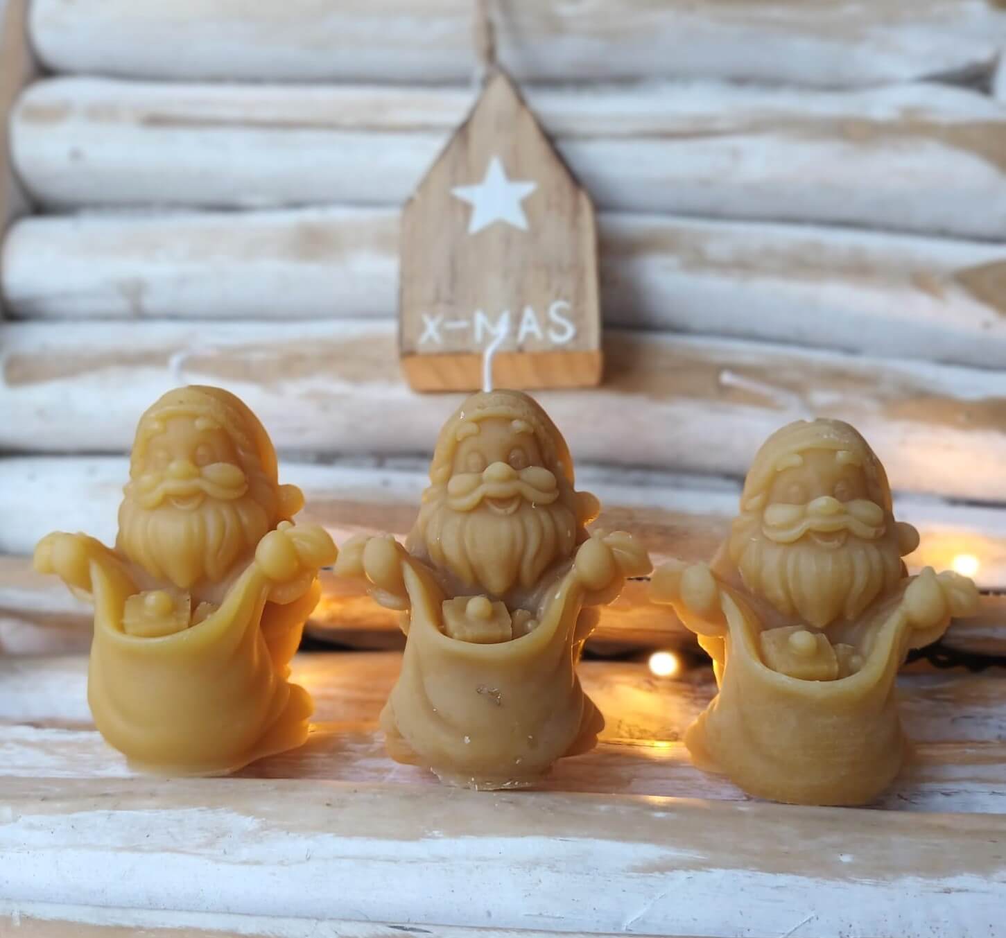 Produzione artigianale candele in cera d’api Miele il Laghetto Produzione artigianale candele in cera d'api Miele il Laghetto