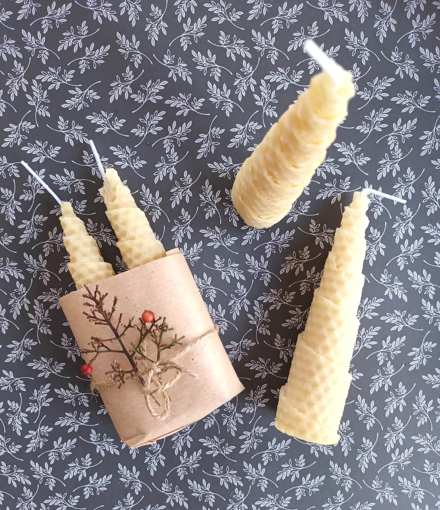 Produzione artigianale candele in cera d’api Miele il Laghetto Produzione artigianale candele in cera d'api Miele il Laghetto