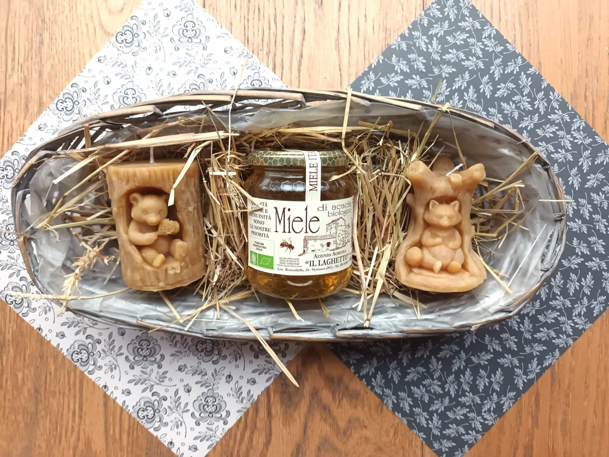 Produzione artigianale candele in cera d’api Miele il Laghetto Produzione artigianale candele in cera d'api Miele il Laghetto